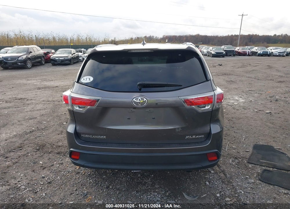 2014 TOYOTA HIGHLANDER XLE V6 VIN: 5TDJKRFHXES059626