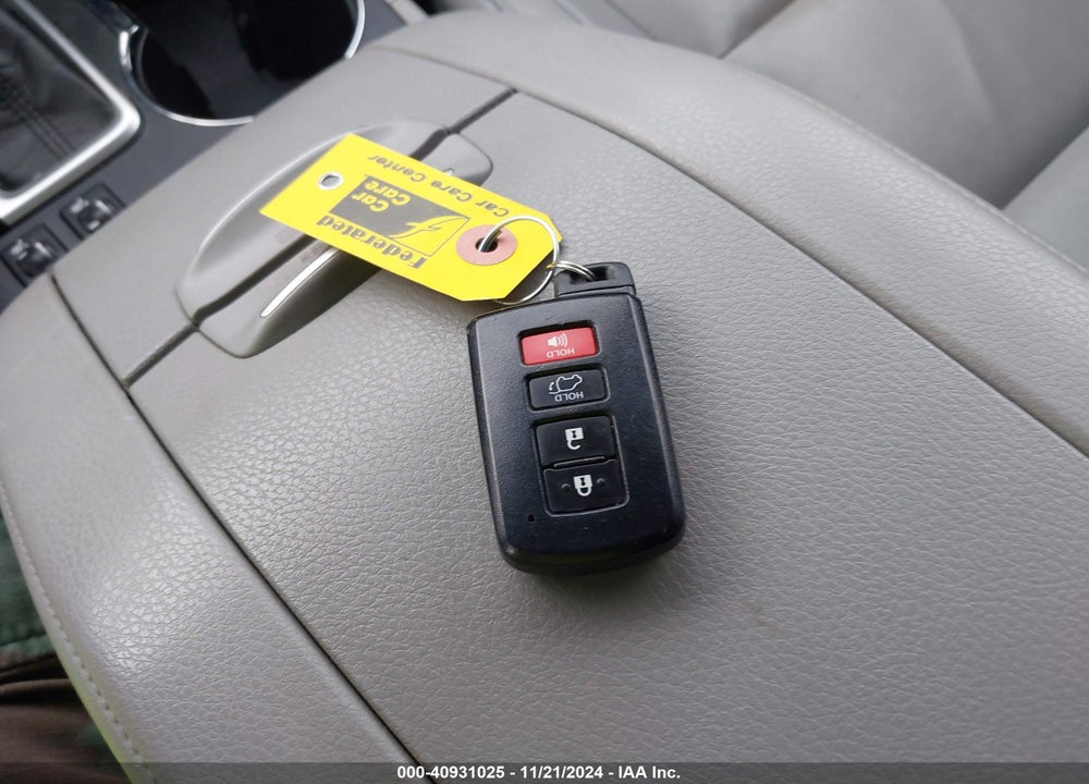 2014 TOYOTA HIGHLANDER XLE V6 VIN: 5TDJKRFHXES059626