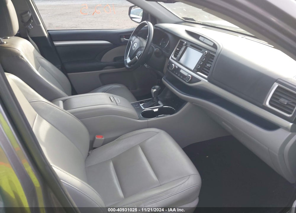 2014 TOYOTA HIGHLANDER XLE V6 VIN: 5TDJKRFHXES059626