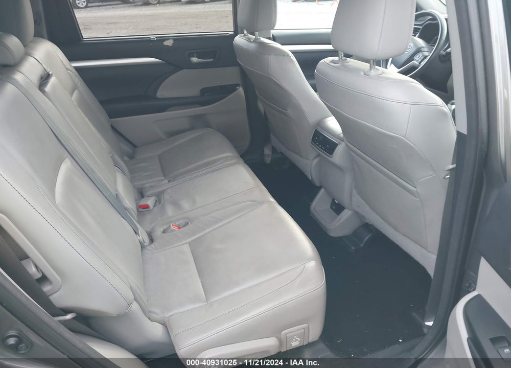 2014 TOYOTA HIGHLANDER XLE V6 VIN: 5TDJKRFHXES059626