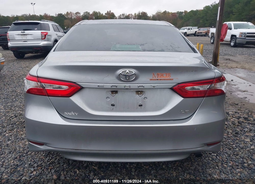 2018 TOYOTA CAMRY LE VIN: 4T1B11HK5JU676693