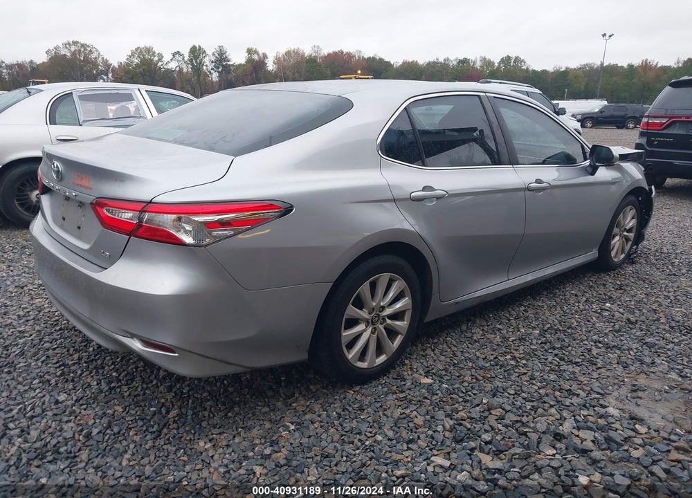 2018 TOYOTA CAMRY LE VIN: 4T1B11HK5JU676693