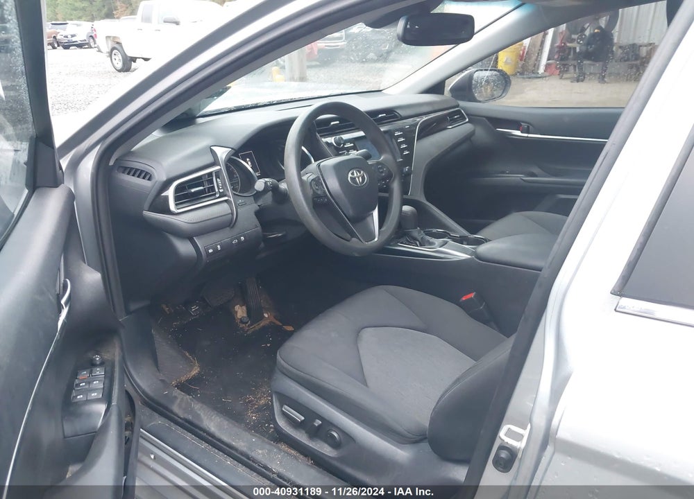 2018 TOYOTA CAMRY LE VIN: 4T1B11HK5JU676693