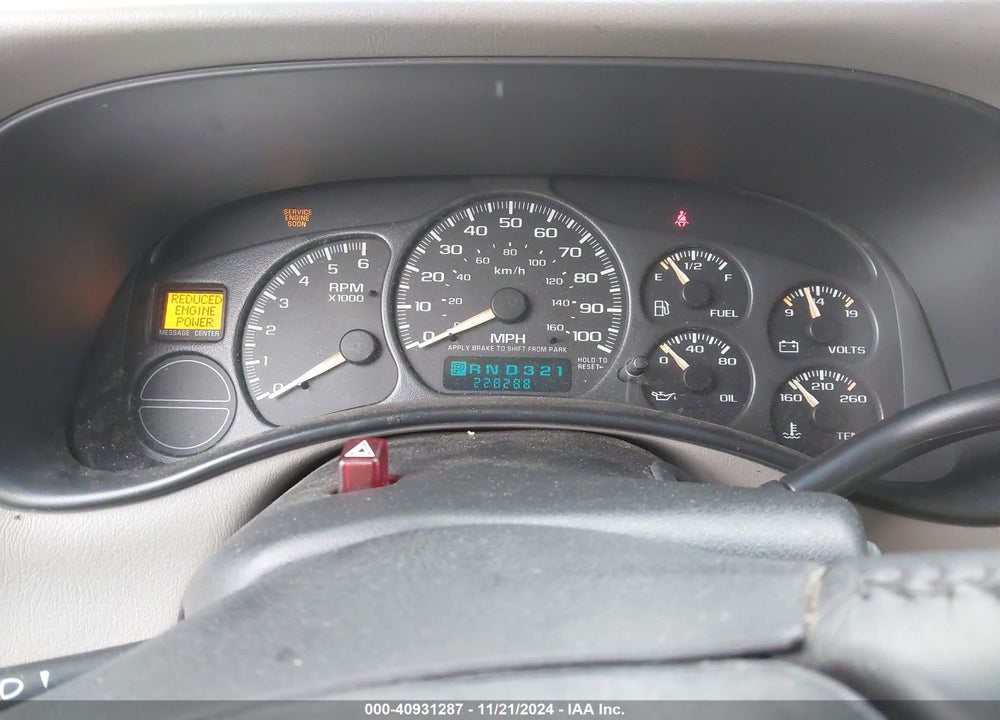 2002 CHEVROLET TAHOE LS VIN: 1GNEC13T52J305572