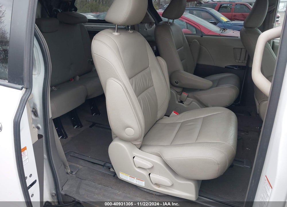 2017 TOYOTA SIENNA XLE LIMITED VIN: 5TDDZ3DC2HS161696