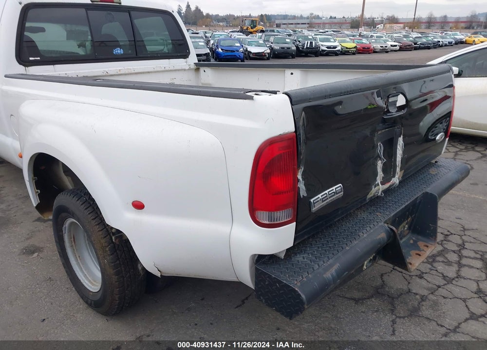 1999 FORD F-350 LARIAT/XL/XLT VIN: 1FTWW32S4XEC36477