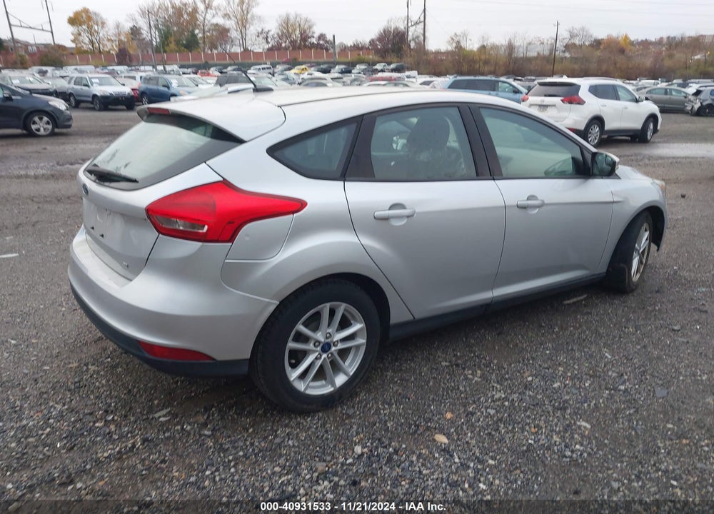 2017 FORD FOCUS SE VIN: 1FADP3K28HL282434