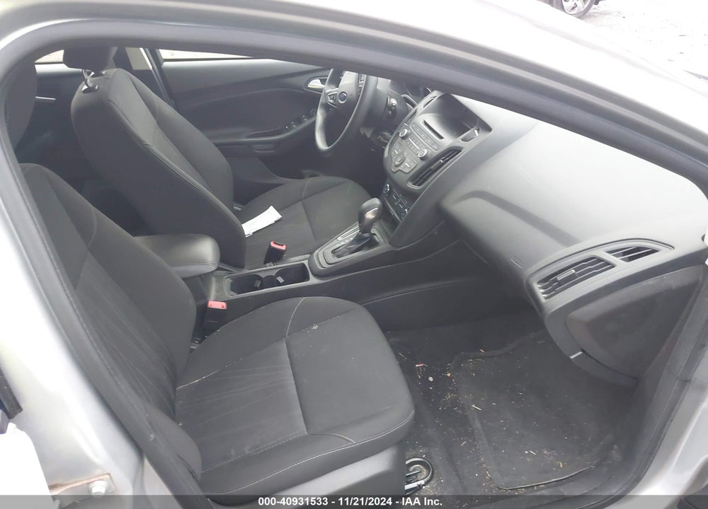 2017 FORD FOCUS SE VIN: 1FADP3K28HL282434