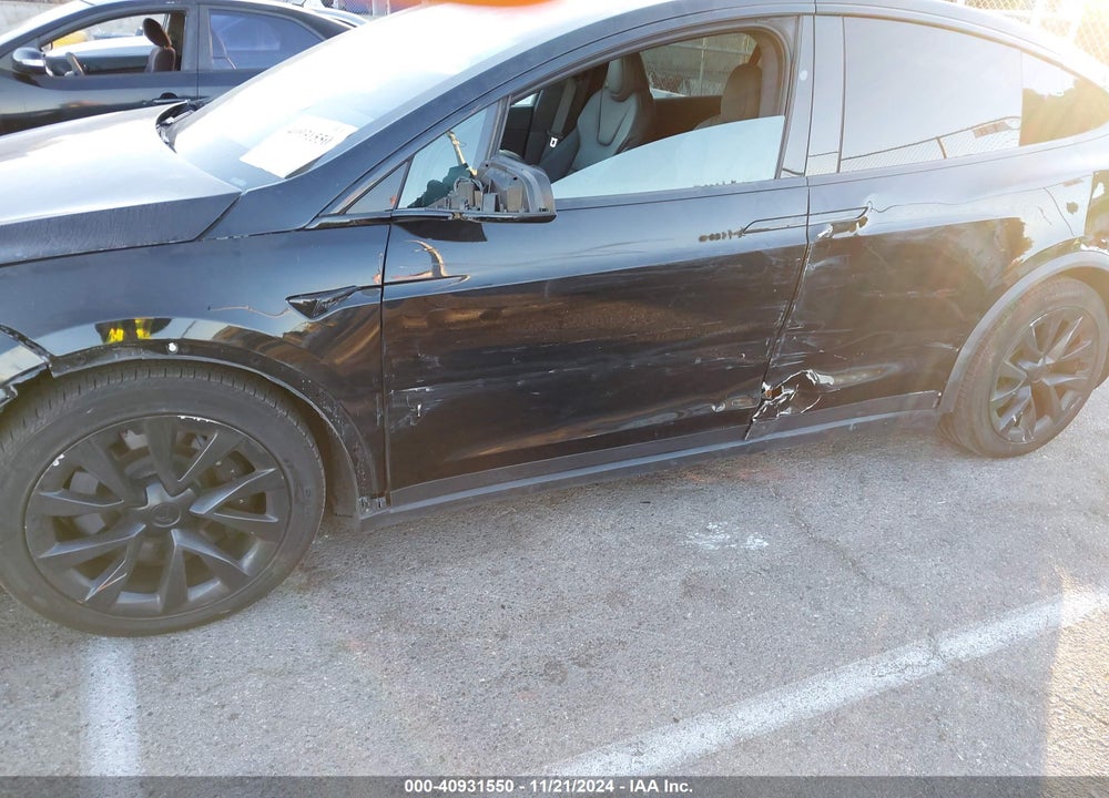 2022 TESLA MODEL X DUAL MOTOR ALL-WHEEL DRIVE VIN: 7SAXCBE5XNF335266