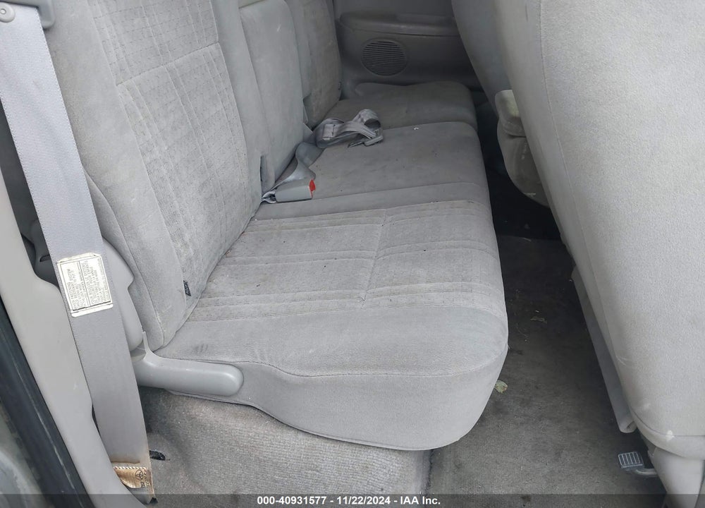 2004 TOYOTA TUNDRA SR5 V8 VIN: 5TBBT44174S443784
