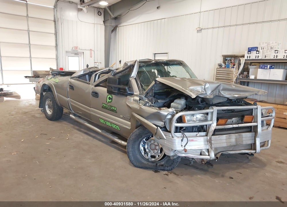 2003 CHEVROLET SILVERADO 2500HD LS VIN: 1GCHK23143F106692