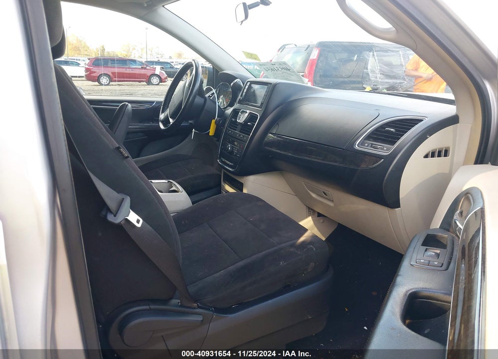 2011 CHRYSLER TOWN & COUNTRY TOURING VIN: 2A4RR5DG7BR703597