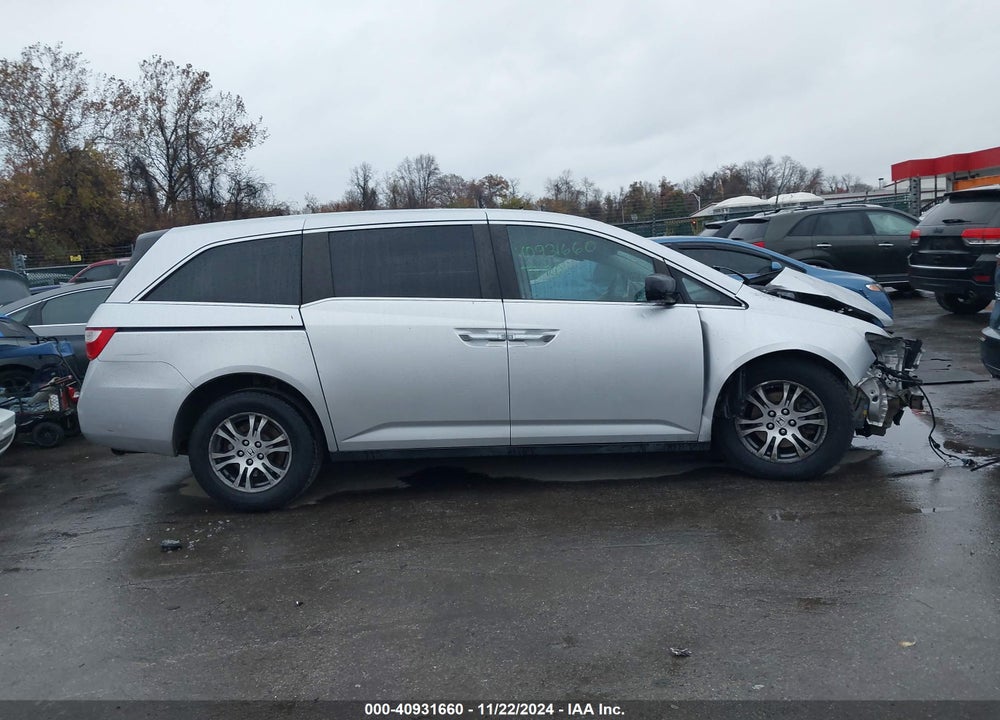 2011 HONDA ODYSSEY VIN: 5FNRL5H67BB038592