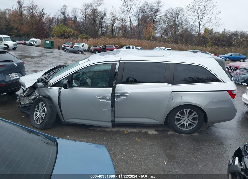 2011 HONDA ODYSSEY VIN: 5FNRL5H67BB038592