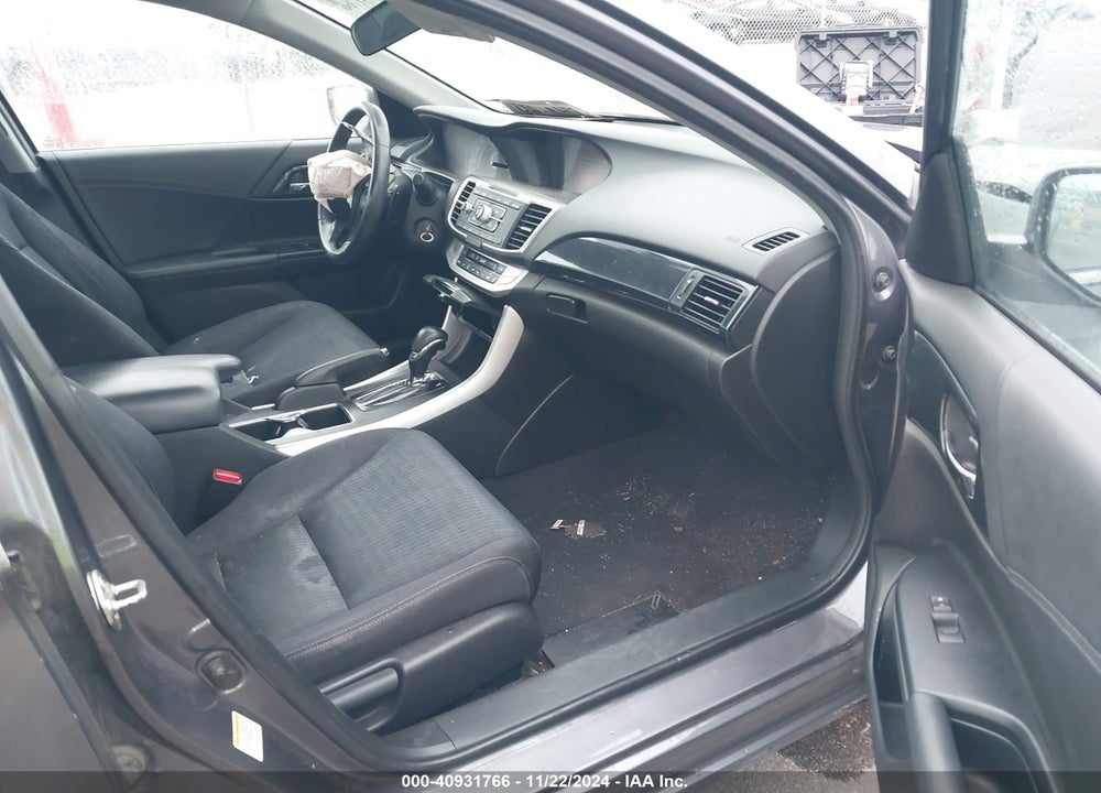 2013 HONDA ACCORD VIN: 1HGCR2F58DA057730