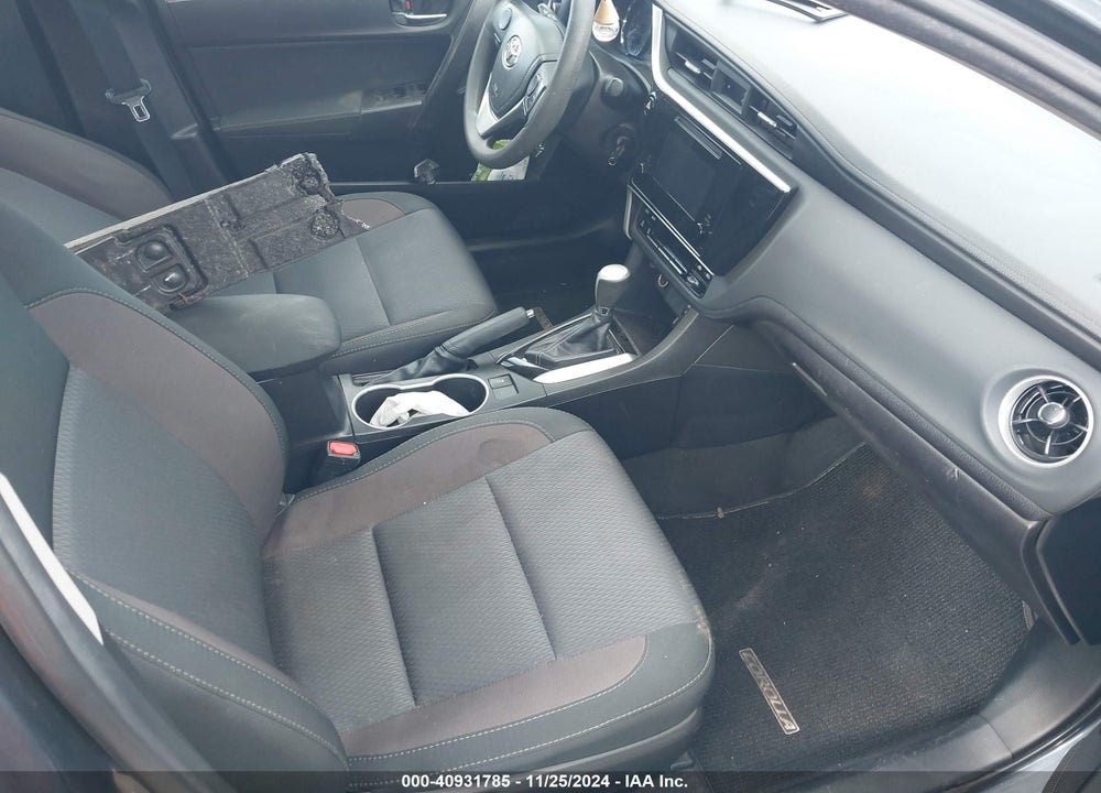 2019 TOYOTA COROLLA VIN: 2T1BURHE1KC151102