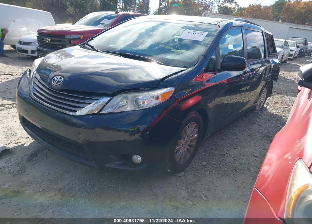 2015 TOYOTA SIENNA XLE 8 PASSENGER VIN: 5TDYK3DC9FS581944