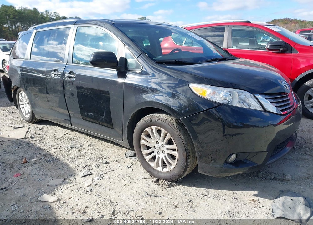 2015 TOYOTA SIENNA XLE 8 PASSENGER VIN: 5TDYK3DC9FS581944