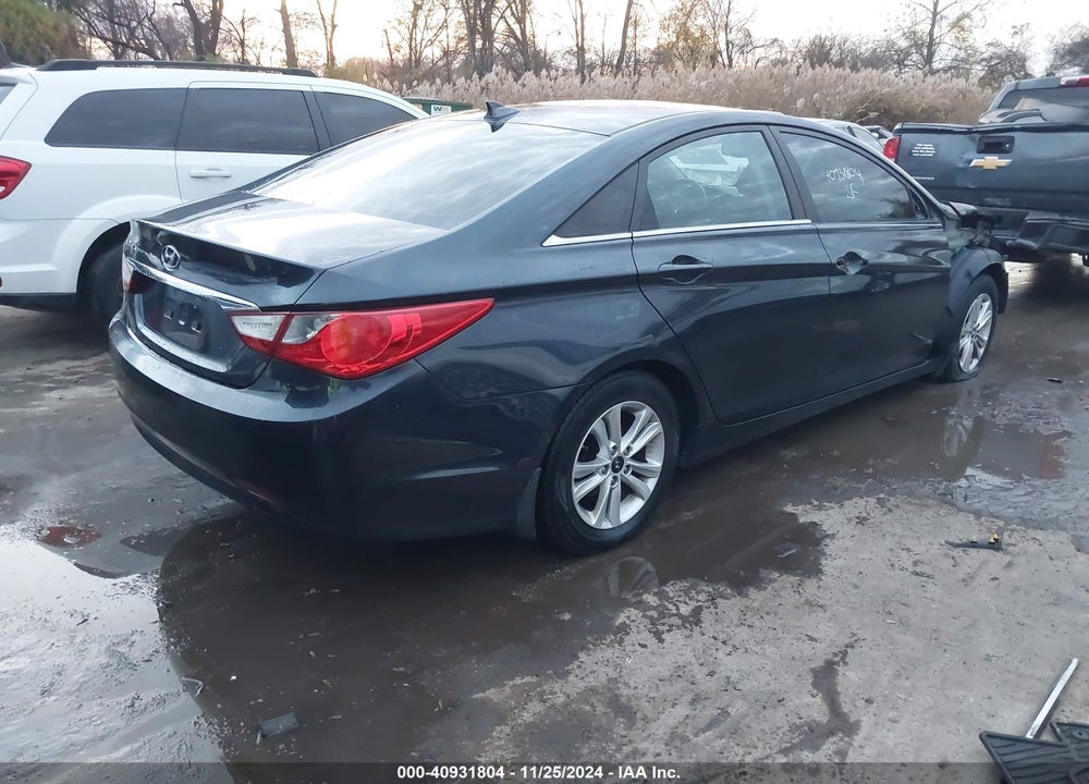 2013 HYUNDAI SONATA GLS VIN: 5NPEB4AC2DH620390