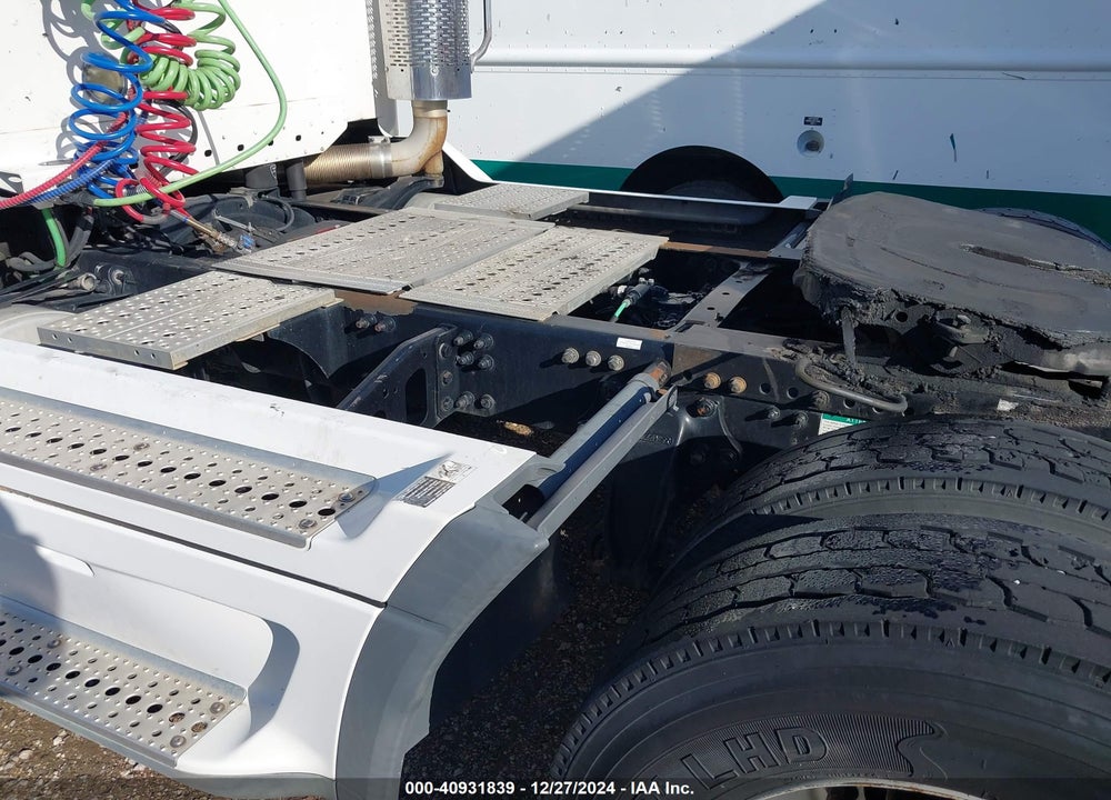 2002 FREIGHTLINER CONVENTIONAL ST112 VIN: 1FUBA8A822PJ88371