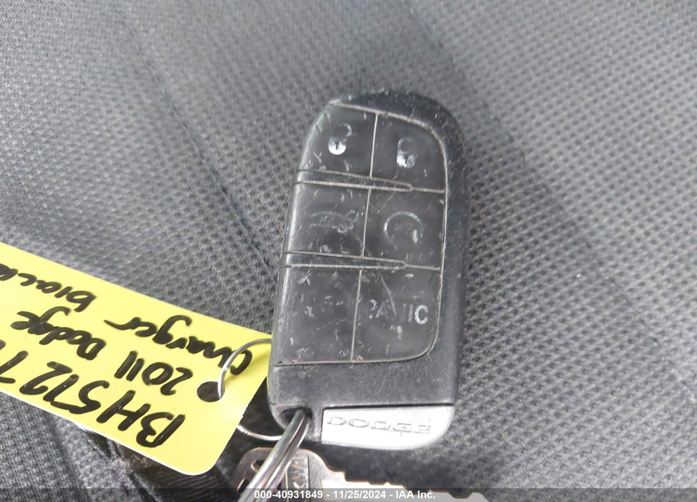 2011 DODGE CHARGER VIN: 2B3CL5CT0BH512784