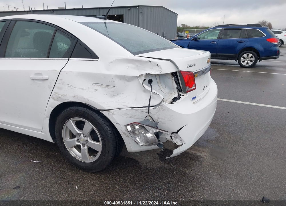 2014 CHEVROLET CRUZE 1LT AUTO VIN: 1G1PC5SB3E7477045