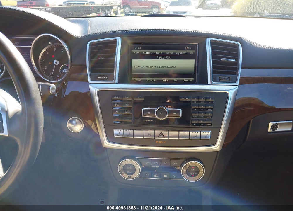 2015 MERCEDES-BENZ GL 550 4MATIC VIN: 4JGDF7DE9FA547846