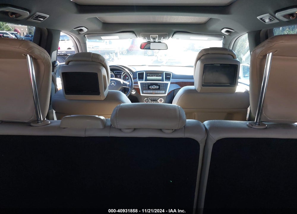 2015 MERCEDES-BENZ GL 550 4MATIC VIN: 4JGDF7DE9FA547846