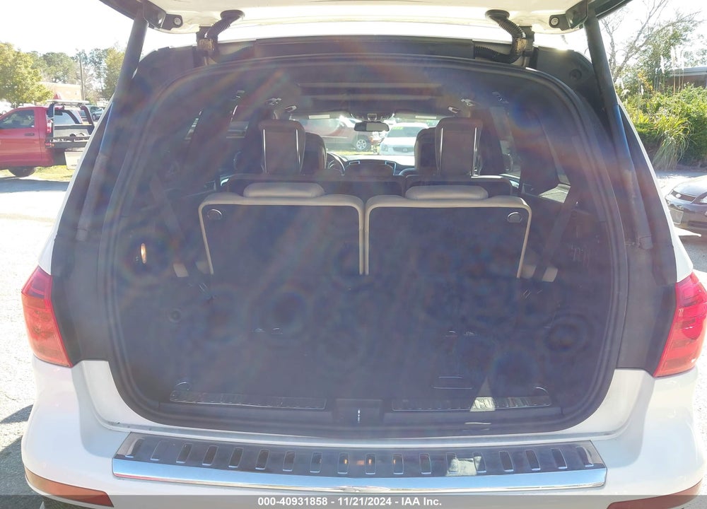 2015 MERCEDES-BENZ GL 550 4MATIC VIN: 4JGDF7DE9FA547846