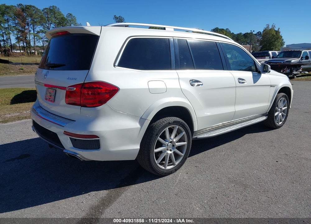 2015 MERCEDES-BENZ GL 550 4MATIC VIN: 4JGDF7DE9FA547846