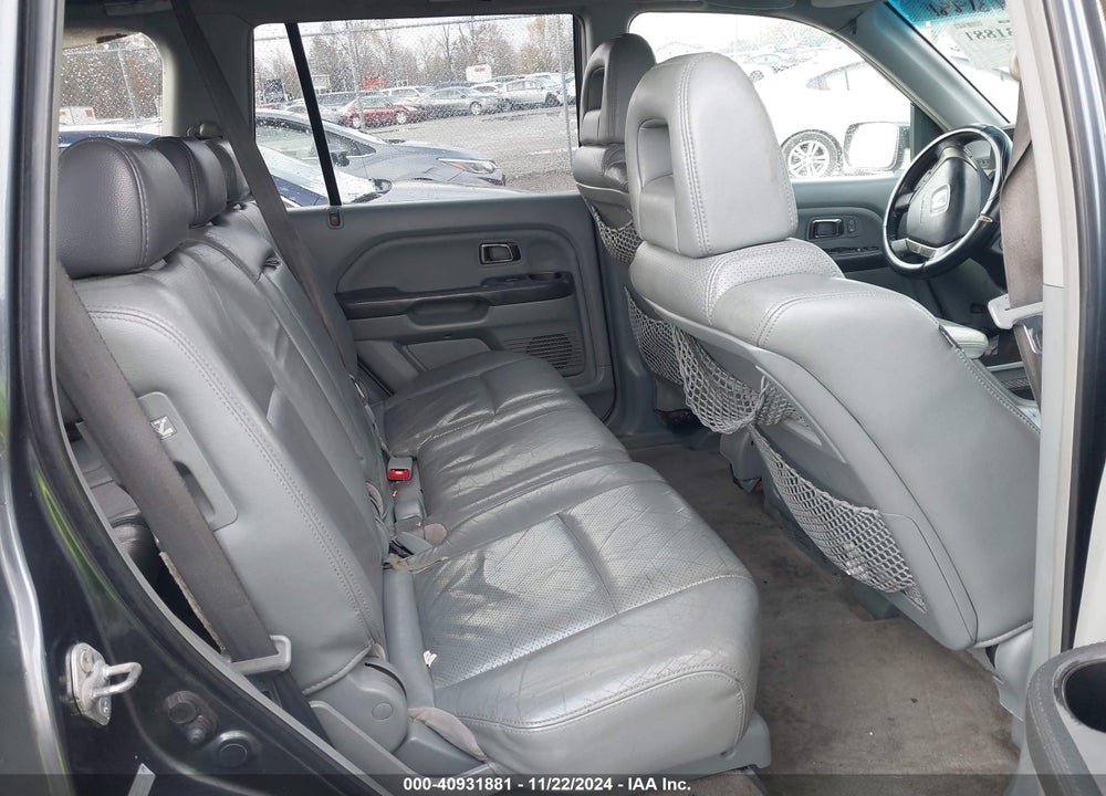 2005 HONDA PILOT EX-L VIN: 5FNYF18535B053100