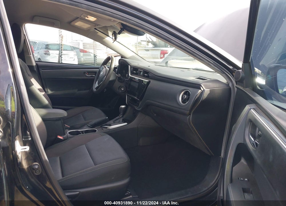 2017 TOYOTA COROLLA LE VIN: 5YFBURHE0HP694918