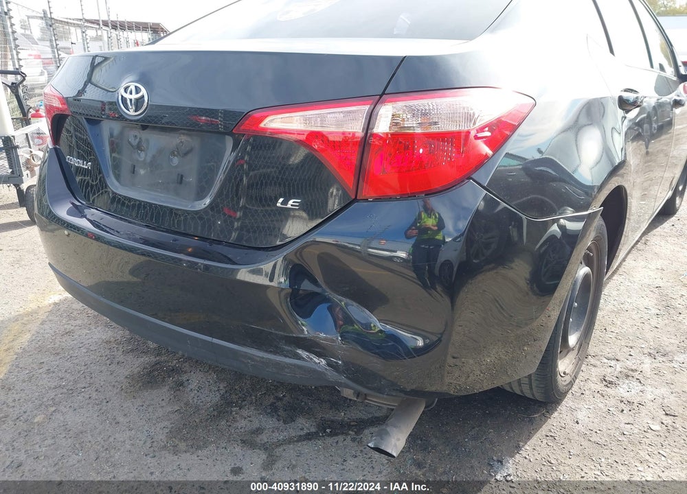 2017 TOYOTA COROLLA LE VIN: 5YFBURHE0HP694918