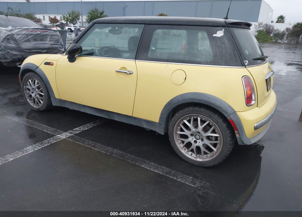 2002 MINI COOPER VIN: WMWRC33402TC33425