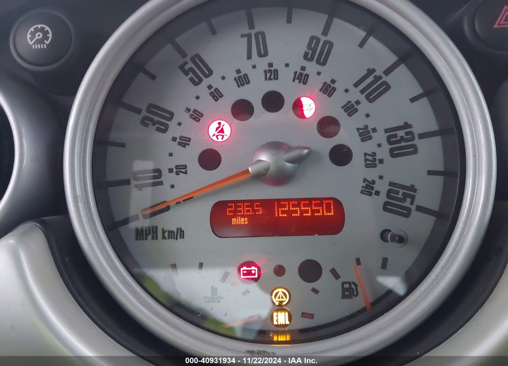 2002 MINI COOPER VIN: WMWRC33402TC33425