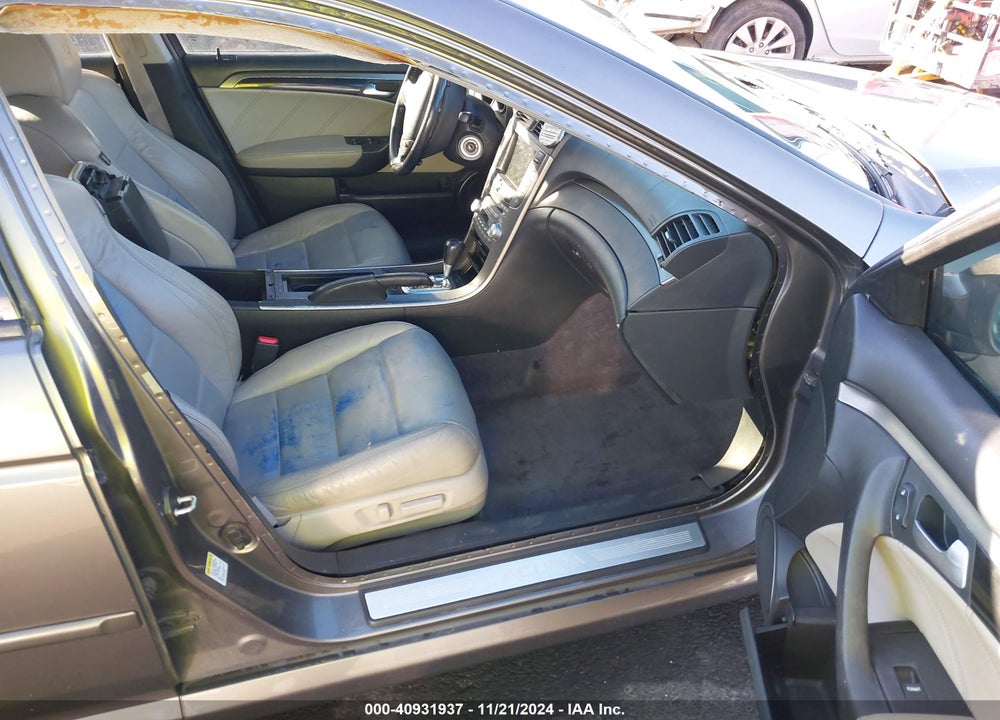 2008 ACURA TL VIN: 19UUA765X8A025537