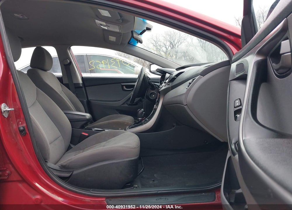 2016 HYUNDAI ELANTRA VIN: 5NPDH4AE9GH770495