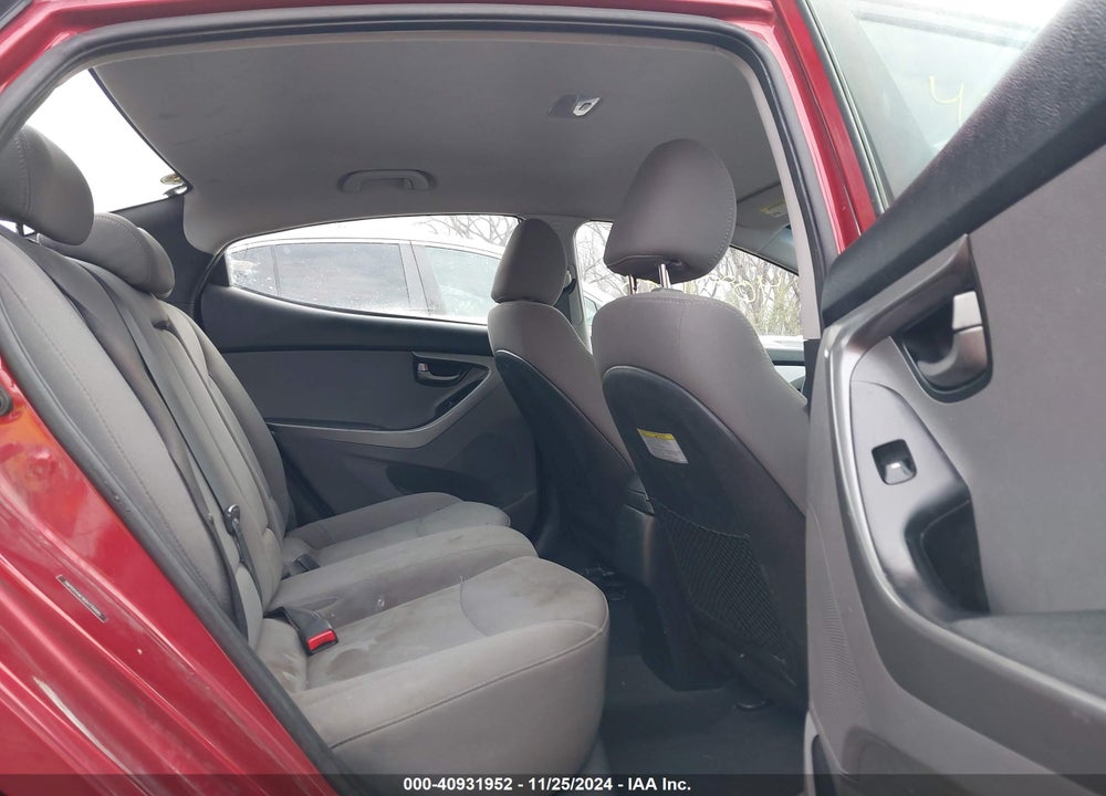 2016 HYUNDAI ELANTRA VIN: 5NPDH4AE9GH770495