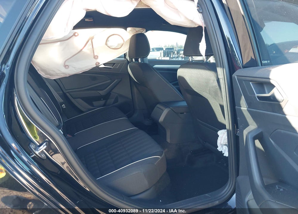 2024 VOLKSWAGEN JETTA 1.5T SPORT VIN: 3VWBM7BU5RM067366