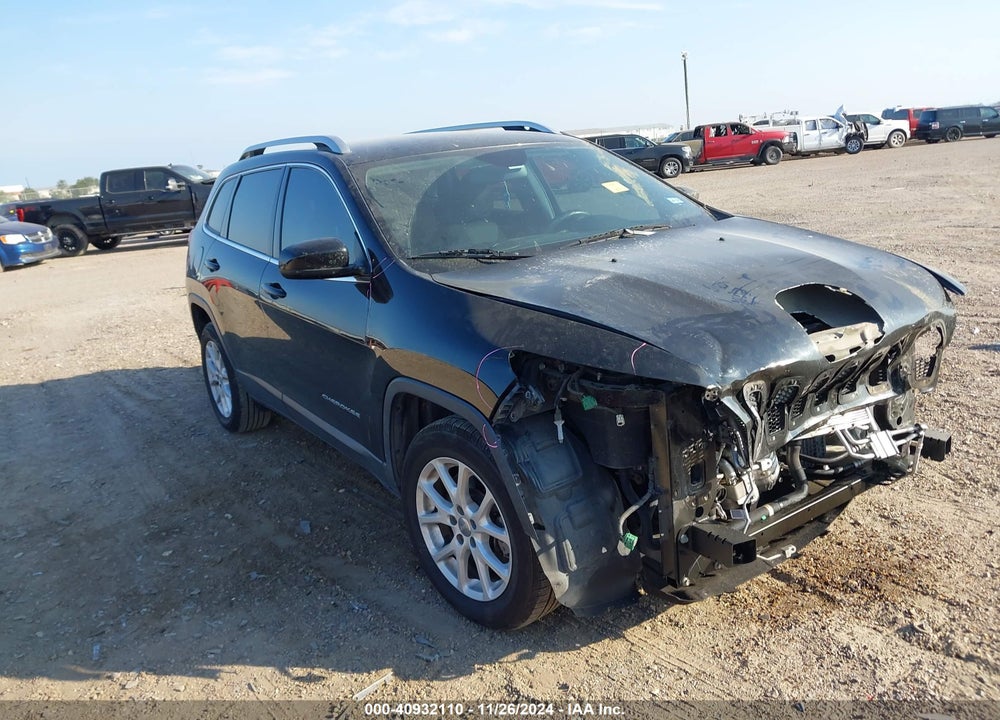 2018 JEEP CHEROKEE LATITUDE FWD VIN: 1C4PJLCB2JD566813