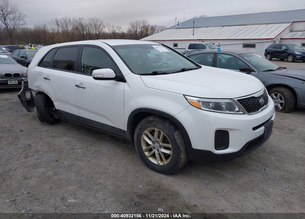 2015 KIA SORENTO LX VIN: 5XYKT3A65FG630992
