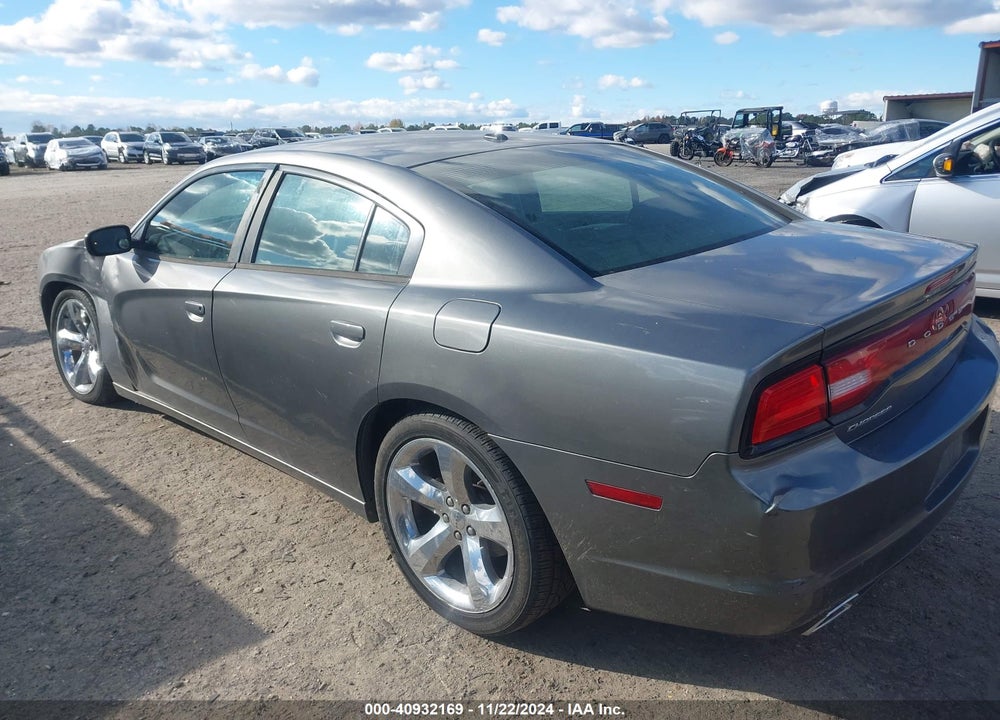 2011 DODGE CHARGER VIN: 2B3CL3CG5BH584135