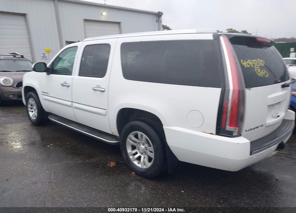2007 GMC YUKON XL 1500 DENALI VIN: 1GKFK66857J283122