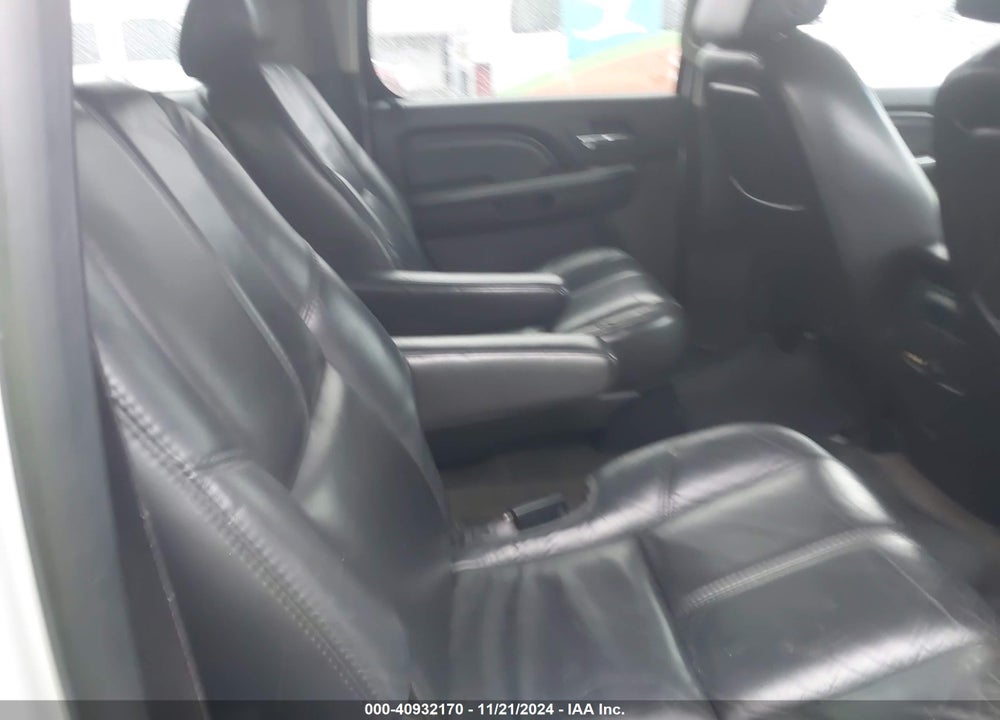 2007 GMC YUKON XL 1500 DENALI VIN: 1GKFK66857J283122