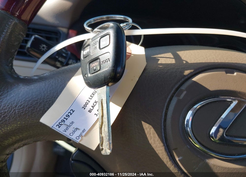 2002 LEXUS ES 300 VIN: JTHBF30G425024280