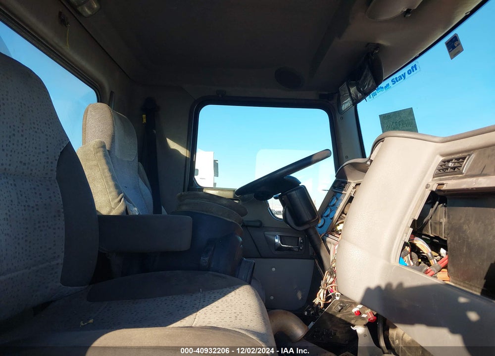 2012 KENWORTH CONSTRUCTION T370 VIN: 2NKHHN7X8CM322158