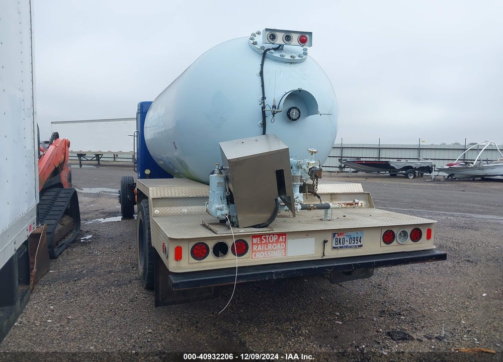 2012 KENWORTH CONSTRUCTION T370 VIN: 2NKHHN7X8CM322158