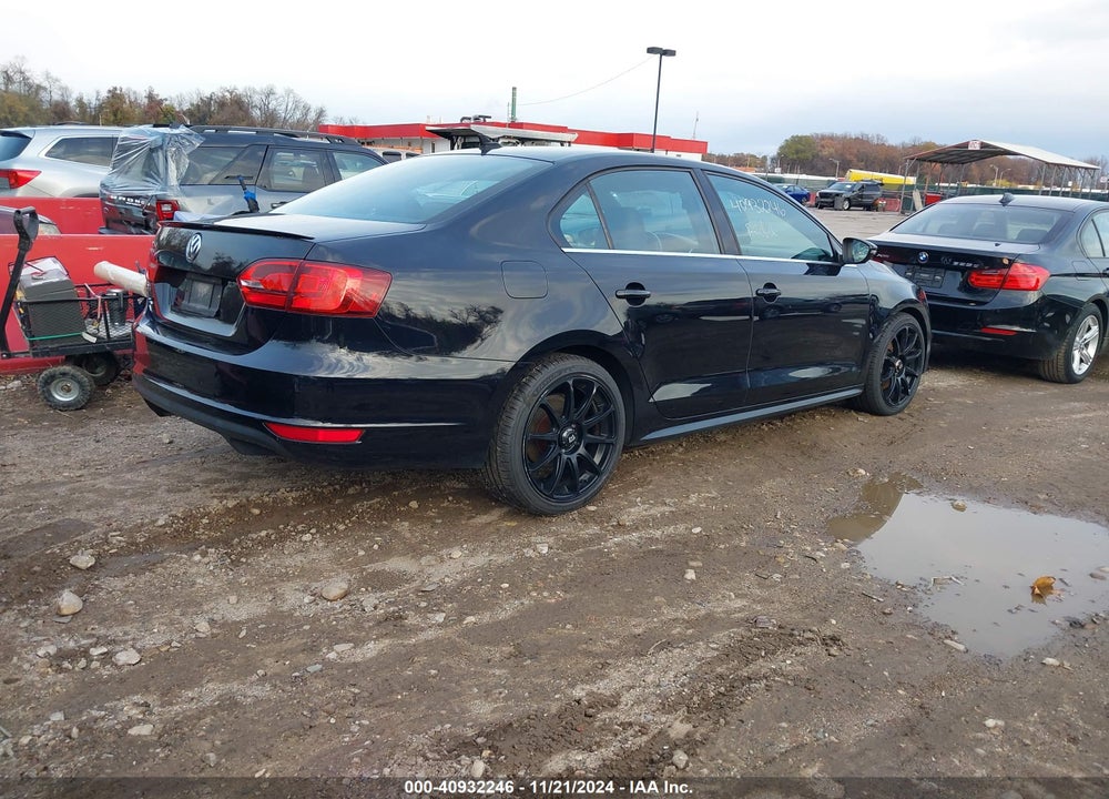 2013 VOLKSWAGEN JETTA GLI AUTOBAHN W/NAV VIN: 3VW5A7AJ2DM379151