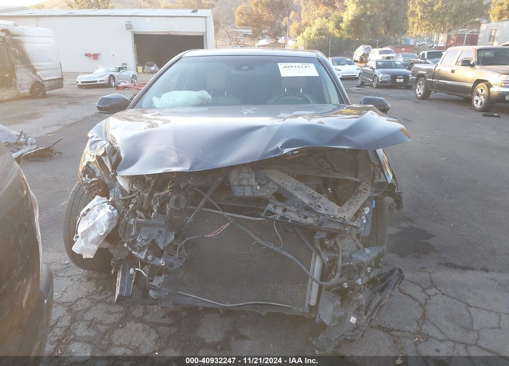 2018 TOYOTA CAMRY SE VIN: JTNB11HK2J3039072