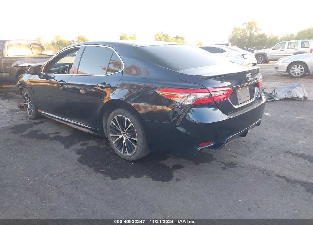2018 TOYOTA CAMRY SE VIN: JTNB11HK2J3039072